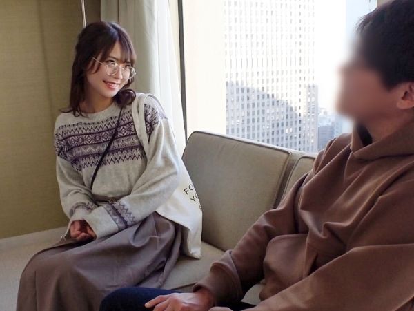【ナンパでゲット♡】 寂しがり屋なメガネっ娘OLとハメまくり！ 細くてエロいカラダをバックで責めまくり、イキまくり！