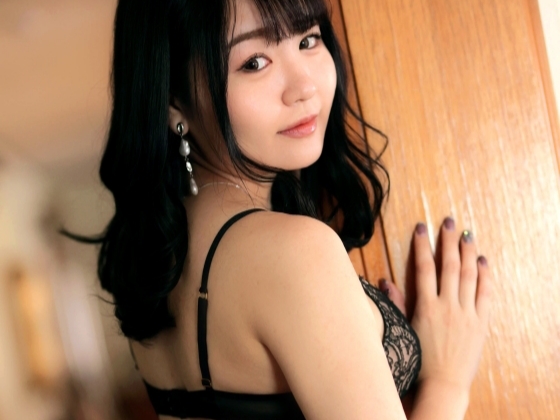 【巨乳】グラマラスボディの美女のランジェリー姿がエロすぎてたまらない！勃起したチンコで美女マンコを突きまくる！