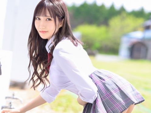 【クラスメイトの甘い罠】『もっとからかってよ…』隣の席の生意気女子が、イタズラから始まったエッチなゲームで本気モード！？制服の下の敏感ボディを開発され、アソコはビショビショ…♡
