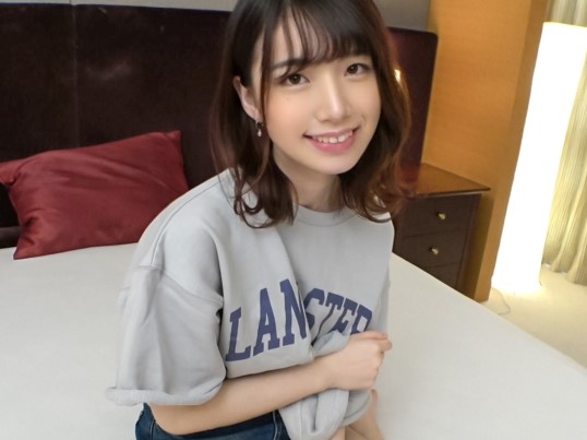 【素人】アイドル超えの顔面を持つスレンダーなJD♡手マンでメス穴濡らして騎乗位＆後背位のセックス♡