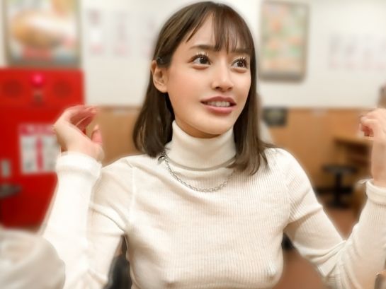 【乳首透け透けJD】ド変態女子大生、街中を乳首丸出しで散歩！オモチャで乳首を責められ、ビンビンに感じて騎乗位で腰振りまくり！痴女全開のエロさで男を翻弄する！！
