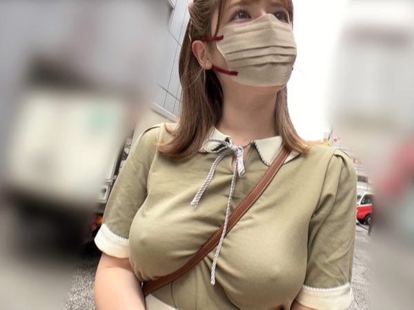 【乳首ポッチ散歩】『見られてるのに興奮しちゃう…』ノーブラ美女が街中で乳首チラ見せ！エグいほどエロいデカパイズリと積極的なエッチで男を骨抜き♡
