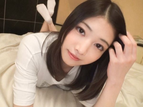 【初撮り美少女】『あっ…ダメ…感じちゃう…』天然清楚系女子が男優の巧みなテクで敏感ボディを開発！優しい愛撫から激しいピストンで、喘ぎ声が止まらない！！
