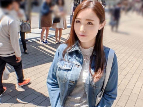 【無毛美少女】色白スベスベ肌のパイパン娘に興奮MAX！キレイなオマ○コを手マンでぐちょぐちょに責め、喘ぎ声が止まらない！♡