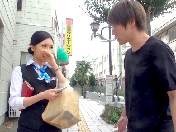 【スレンダー美人OLの恥じらいナンパ】『仕事中なのに…』制服姿のOLをホテルに連れ込み、強引なテクでトロけさせる！抵抗しながらも溢れる卑猥汁…♡ 仕事を忘れて感じまくる姿がエロすぎる！！