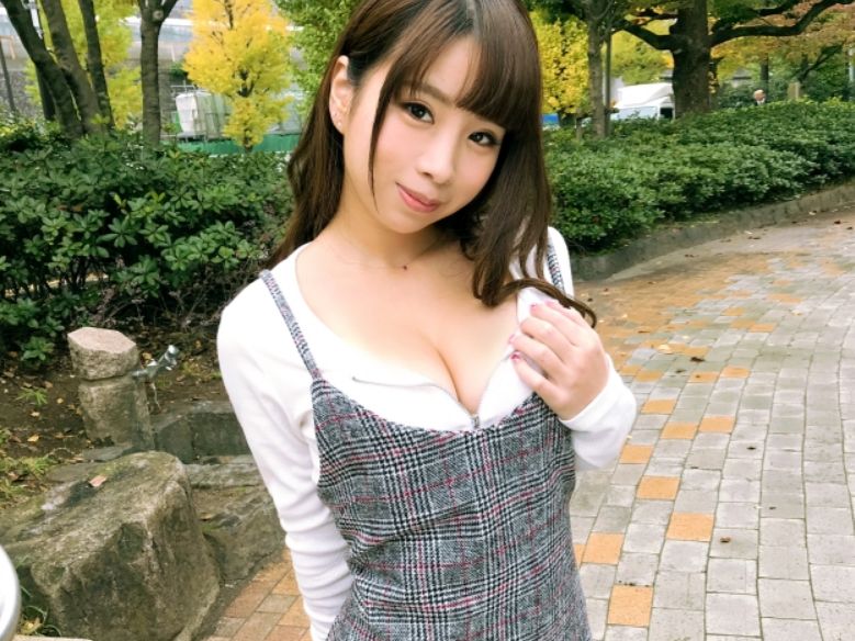 【地下アイドルを独占！】小柄で可愛いゆなちゃんを、バック＆正常位で激しく犯しまくり！アイドルオーラ全開のカラダを思う存分味わい尽くす、ヤバすぎる素人ハメ撮り！ｗ