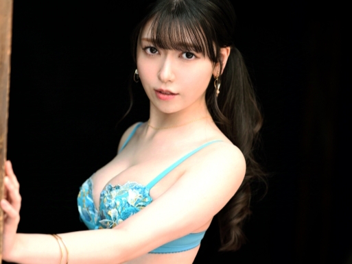 【美巨乳お姉さん】びしょ濡れマ○コを激突き！！パイパン美人がチ○コでかき回され、メス汁垂れ流し！！感じまくる姿がエロすぎる♡