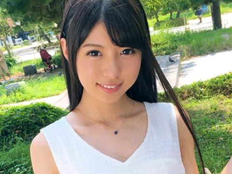 【純粋無垢な美少女】笑顔が天使な彼女が、チンポの虜に！ベッドで激しく突かれ、恥じらいながらも感じまくる姿がエロかわいい♡イキ顔が最高すぎる！ｗ