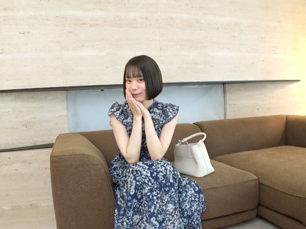 【清純系ドスケベ美少女】『気持ち良すぎる…♥』見た目は清楚なのに、エッチになると豹変！つるつるの敏感オマンコに肉棒を挿入され、メス顔全開でイキまくる！ギャップ萌え必至の素人娘の淫乱セックス♡