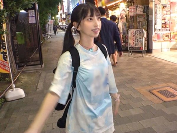 【アキバで見つけたスレンダー美少女】『感じちゃう…』貧乳ちっぱいのウブな娘をナンパ！電マ責めで敏感ボディがビクビク反応♡ 濡れ濡れマ○コに生挿入！キツマンをガンガン突いて、スレンダーなカラダを激しく揺さぶる！！