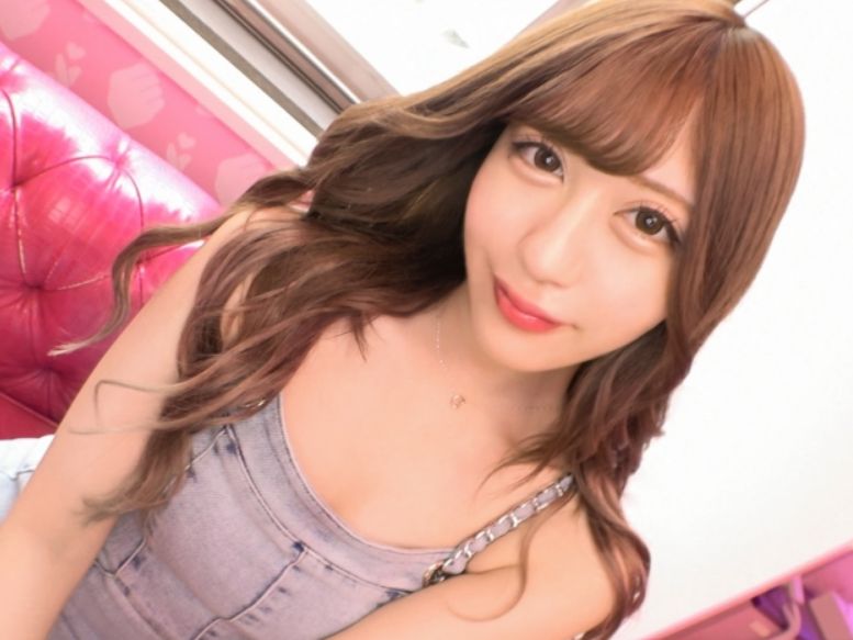 【裏バイトのギャル姉さん】『仕事中はこんなんじゃないのに…』有名店で働く美人お姉さんが、素人ギャルに変身！えっろい体つきとセクシーな唇で男を誘惑！トロトロま●こで感じまくり、普段とのギャップが最高すぎる！ｗ