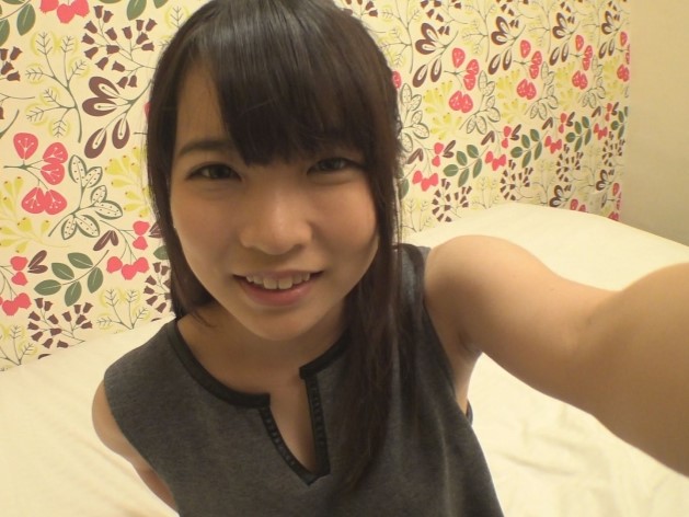 【ウブな素人娘の秘密】『誰にも見せない…』純粋そうな女の子がカメラの前で大胆オナニー！赤面しながらもマンコを激しく刺激し、本気で感じちゃう！★