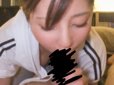 【彼氏に内緒のJDエロ配信】『見てて…』清楚系女子大生が彼氏宅で大胆オナニー生配信！素股から濃厚フェラまで、彼ピンのチンポを愛おしそうにしゃぶる姿がエロすぎる♥