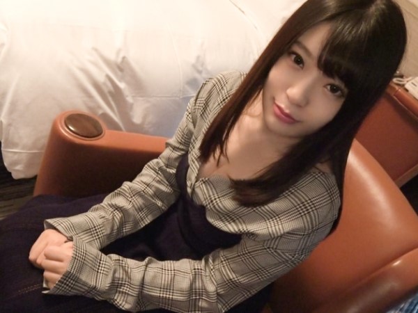 【ウブ素人】「あっ…///」首筋舐められ思わず吐息が…♪パイパン娘のドキドキ反応♥清楚風淫乱最高すぎ…!