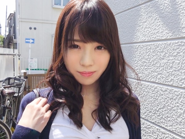 【清楚系お姉さんの初ハメ撮り挑戦】『声出しちゃダメ…？』初体験のハメ撮りに緊張しながらも、男優の激しいピストンに我慢できず甘い喘ぎ声が漏れちゃう！清楚な顔がエロく蕩ける瞬間を激撮♡