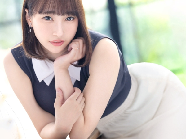 【むっちりEカップ人妻の初体験】『旦那さん、ごめんなさい…』公認でAVデビューした奥様が他人棒に挑戦！豊満ボディを揺らしながら、人妻マンコにチンポを挿入♥旦那じゃ味わえない快感に夢中！！♡