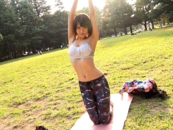 【公園で見つけた美ボディ】『気持ち良すぎる…』ヨガで鍛えたスレンダー美女がナンパされ、敏感な体をベッドで激しく揺らしながらイキまくる！♡
