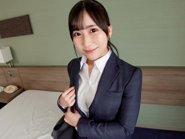 【新卒OLのスーツ姿でエロプレイ】ぷるぷる美乳と黒パンストがたまらない！仕事終わりのOLを捕まえて、パンスト破いておマンコを激突き！スーツ姿で乱れる姿が最高にエロい！