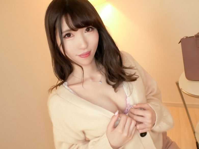 【夢中のフェラお姉さん】『チンポ大好き♥』可愛すぎる素人お姉さんが、夢中でチンポを舐めまくり！フェラだけじゃ物足りず、色んな体位で挿入しまくり、エロさ全開！
