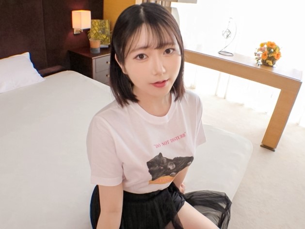 【彼氏持ち巨乳美女の股間責め】手マンとクンニでトロトロに感じちゃう！巨乳美女の敏感なトコロを責めまくって、彼氏じゃ味わえない快感を与えちゃうぞ♡
