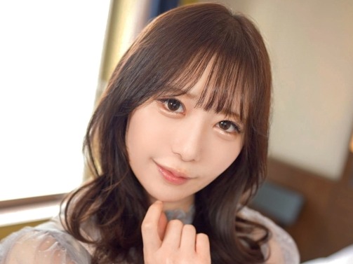【天使の看護師が淫乱覚醒】『ダメ…患者さんの前で…』清楚な白衣の天使が、手マンで潮吹きしちゃう敏感ボディ！騎乗位で腰を振りまくり、イキまくる姿は必見！