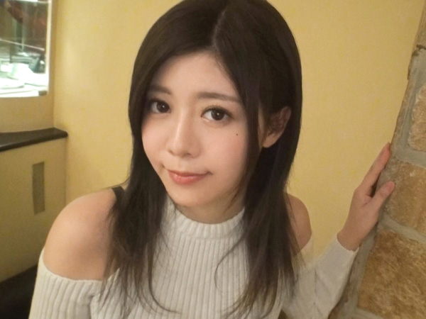 【美尻素人娘の悶絶プレイ】『あっ…ダメ…そこ…』クールな顔した美尻娘が、激しい手マンで感じまくり！揉みごたえ抜群のケツを揺らしながら、エッチな声で喘いじゃう！！♡