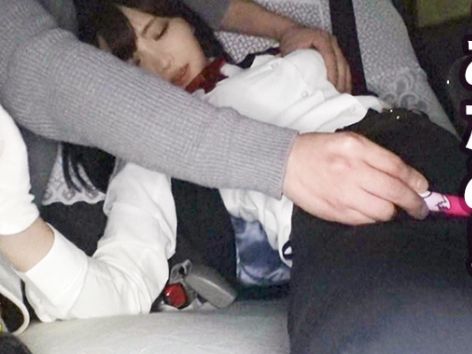 【爆乳タクシー運転手】車内で制服のまま電マ責め！デカパイ美人ドライバーが乳首刺激で即エロモード♥ 制服着たままご奉仕フェラ＆車内セックスで大胆に乱れる！