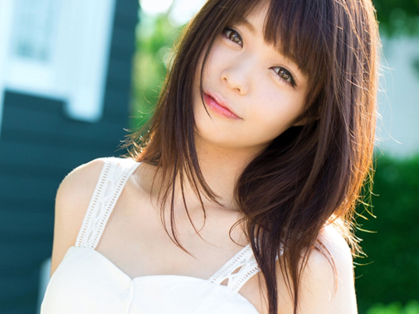 【微乳ロリっ娘の初々しいフェラ】『大きくないけど…感じてる？』貧乳美少女が必死にチンポをしゃぶる！パイパンま●こに生チンがズボッ！ウブなイキ顔がたまらない♡