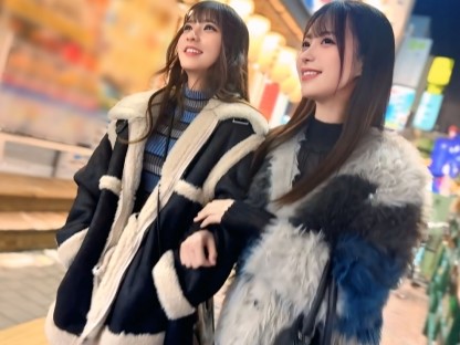 【W美少女の危険な乱交パーティー】スレンダー美少女2人が男3人に囲まれ、イラマチオ・首絞め・逆さハメで激しく責められまくる！最後は濃厚なフィニッシュで大満足のハードプレイ♡
